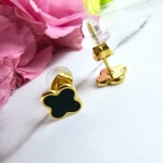 Kolczyki STAL CHIRURGICZNA koniczyna czarna 0,8 cm