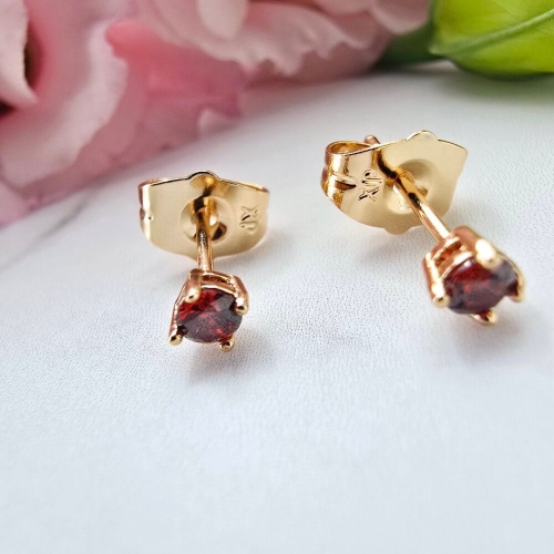 Kolczyki STAL CHIRURGICZNA kryształki czerwone 0,3 cm