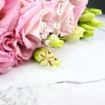 Naszyjnik STAL CHIRURGICZNA perły małe złoty kwiatek