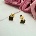 Kolczyki STAL CHIRURGICZNA koniczyna czarna 0,7 cm