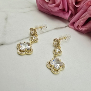 Kolczyki STAL CHIRURGICZNA wiszące trzy koniczyny kryształki cyrkonie