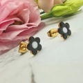 Kolczyki STAL CHIRURGICZNA kwiatek czarny 0,8 cm