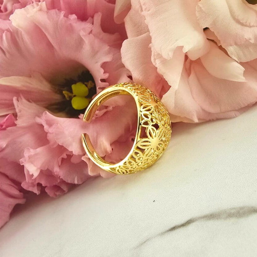 Pierścionek STAL CHIRURGICZNA obrączka uniwersalna ażurowe kwiatki jasne złoto