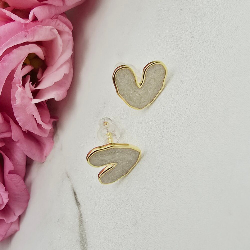 Kolczyki STAL CHIRURGICZNA serce masa perłowa jasna