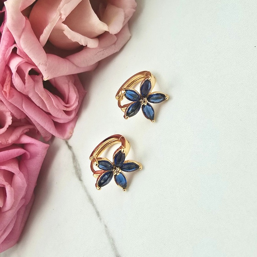 Kolczyki STAL CHIRURGICZNA bigiel kwiatki z granatowymi kryształkami