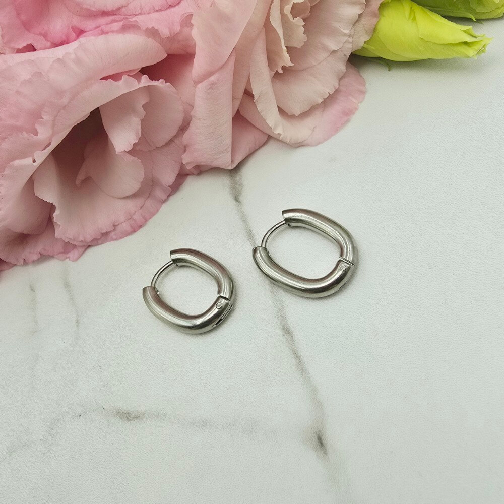 Kolczyki STAL CHIRURGICZNA elipsa klasyk 1,5 cm srebrny kolor